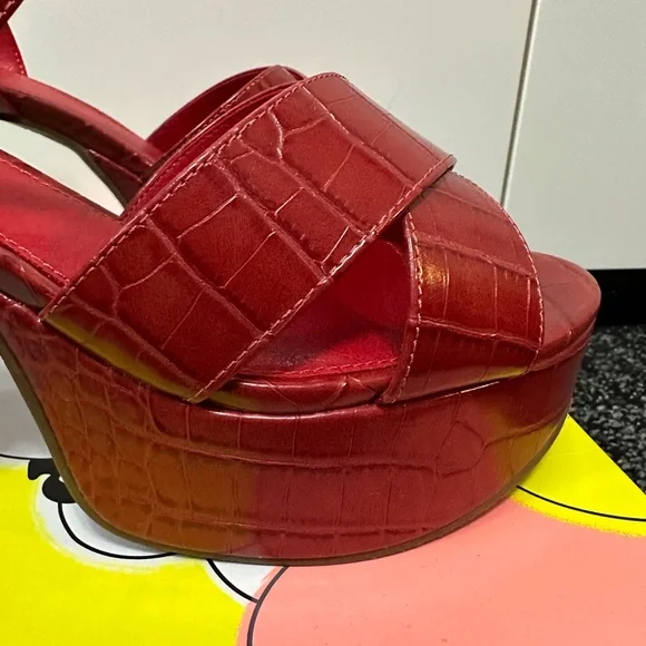 Nina Daybreaks Note Platform sandal in Red NWB size 11 - Picture 9 of 9
